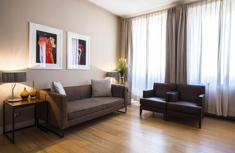 Escalus Luxury Suites Verona Bagian luar foto
