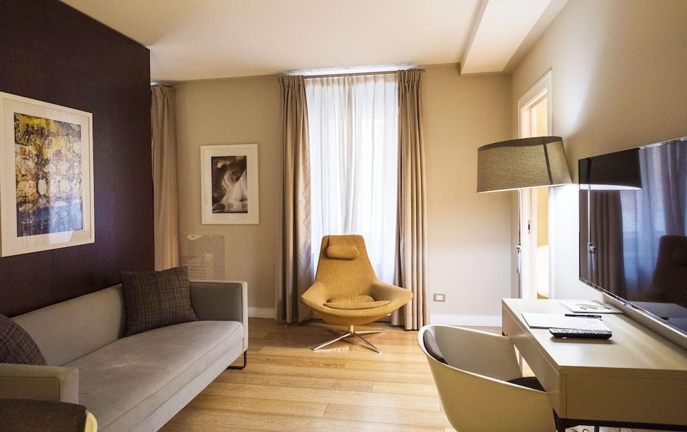 Escalus Luxury Suites Verona Bagian luar foto