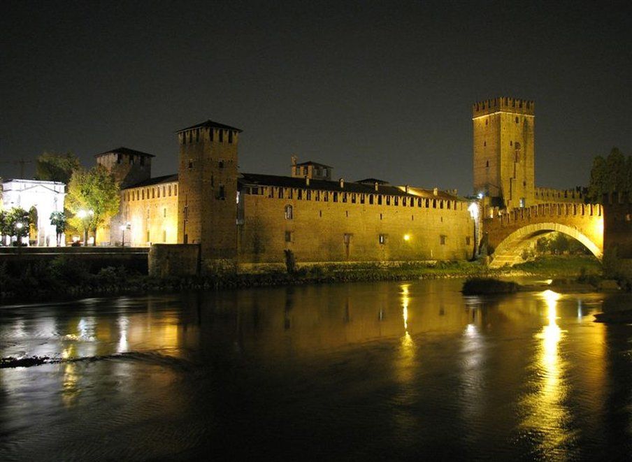 Escalus Luxury Suites Verona Bagian luar foto
